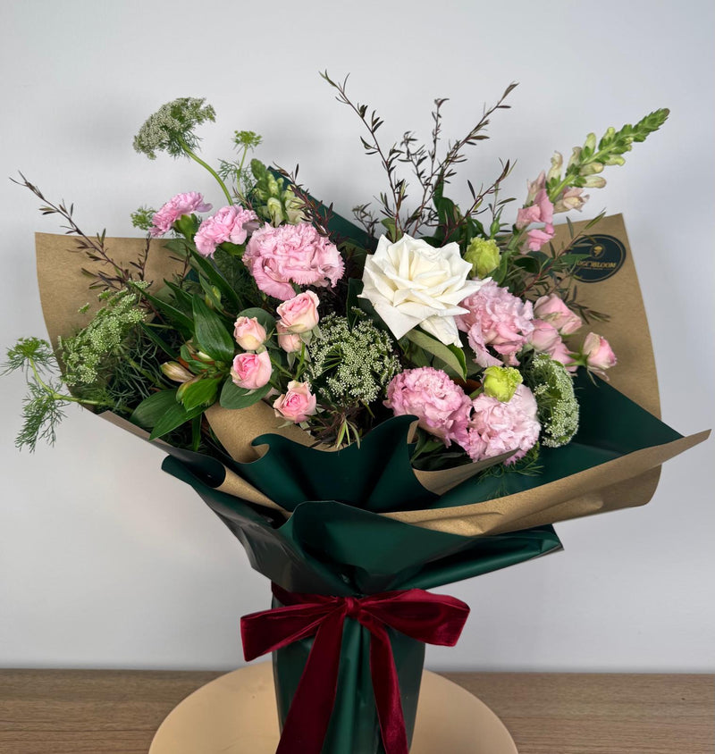 Hugo's Charm – Pink Shaded Blooms
